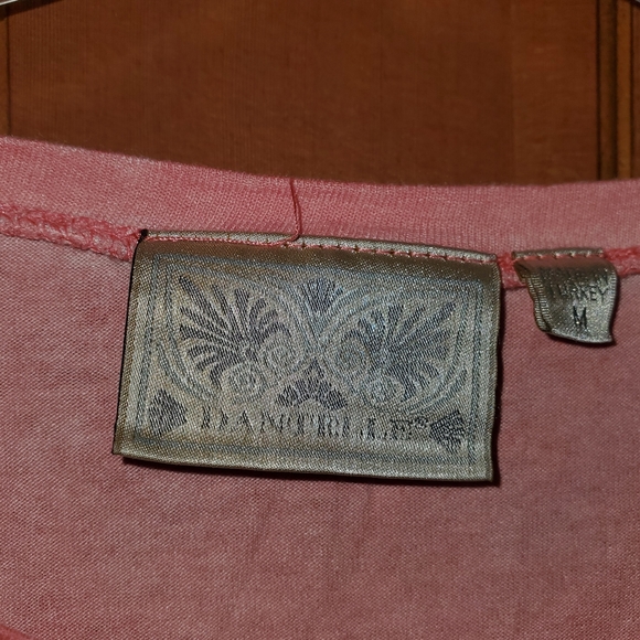 Detailed tshirt - Picture 2 of 2